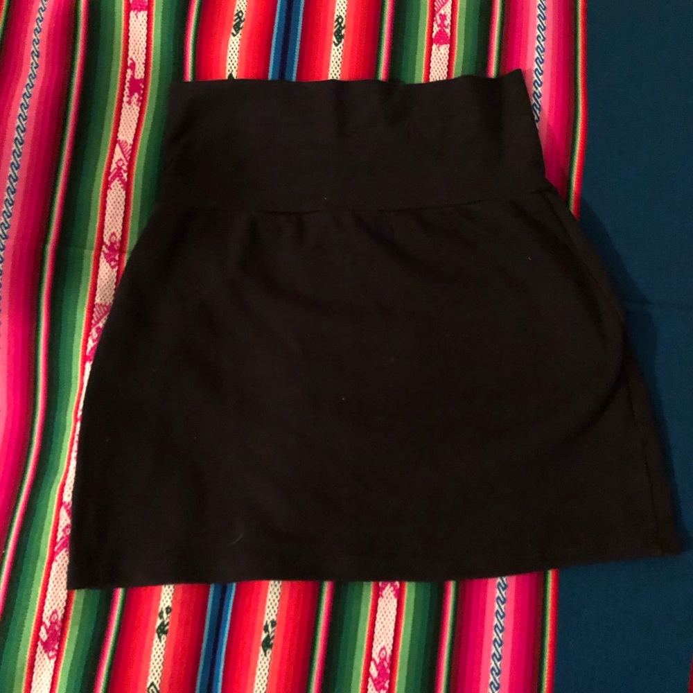 American Apparel black stretch mini skirt. Size S
